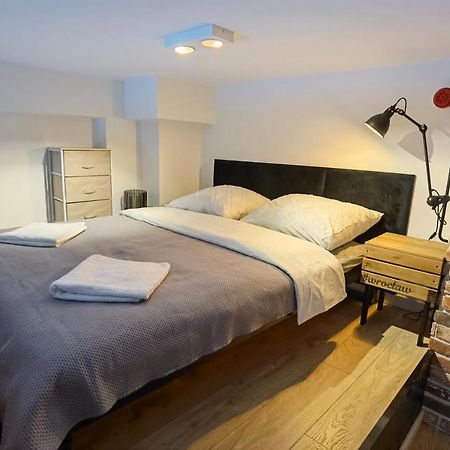 Apartament Loft Studio Airport Blisko Lotniska Zarembowicza Lotnisko Wroclaw Dış mekan fotoğraf